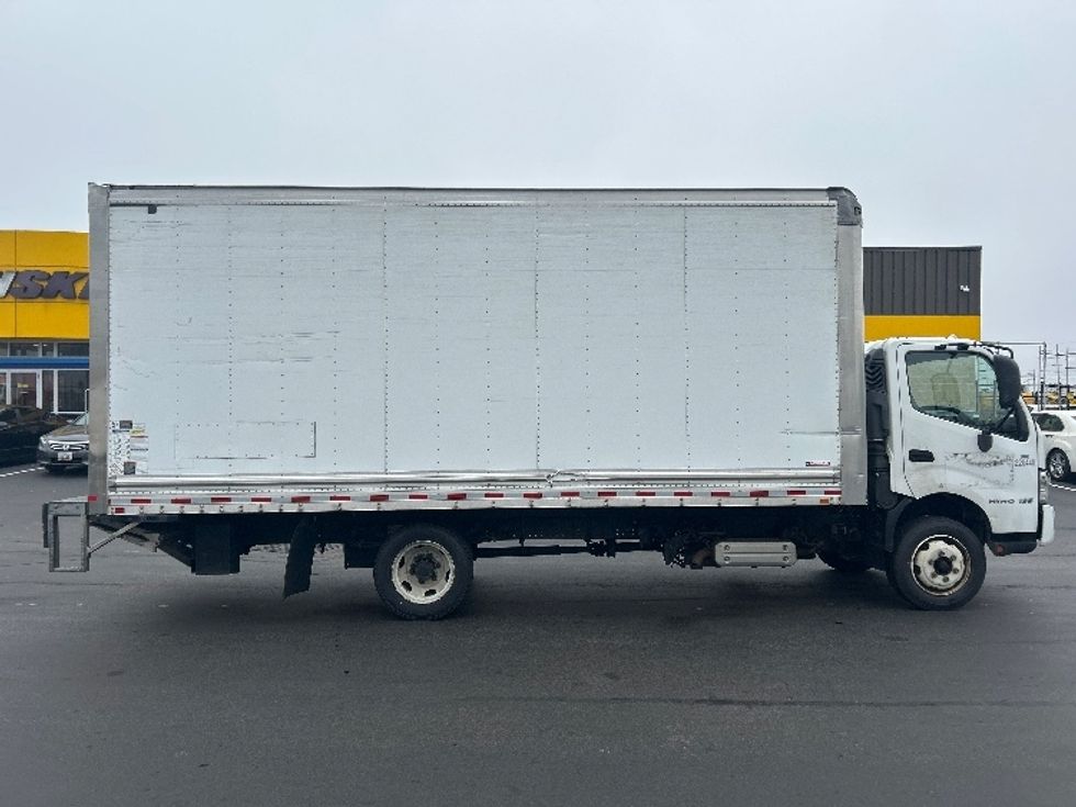 Medium Duty Box Truck-Light and Medium Duty Trucks-Hino-2019-195-Jessup-MD-102,903\n\t\tmiles-$ 41,500 - Image 15