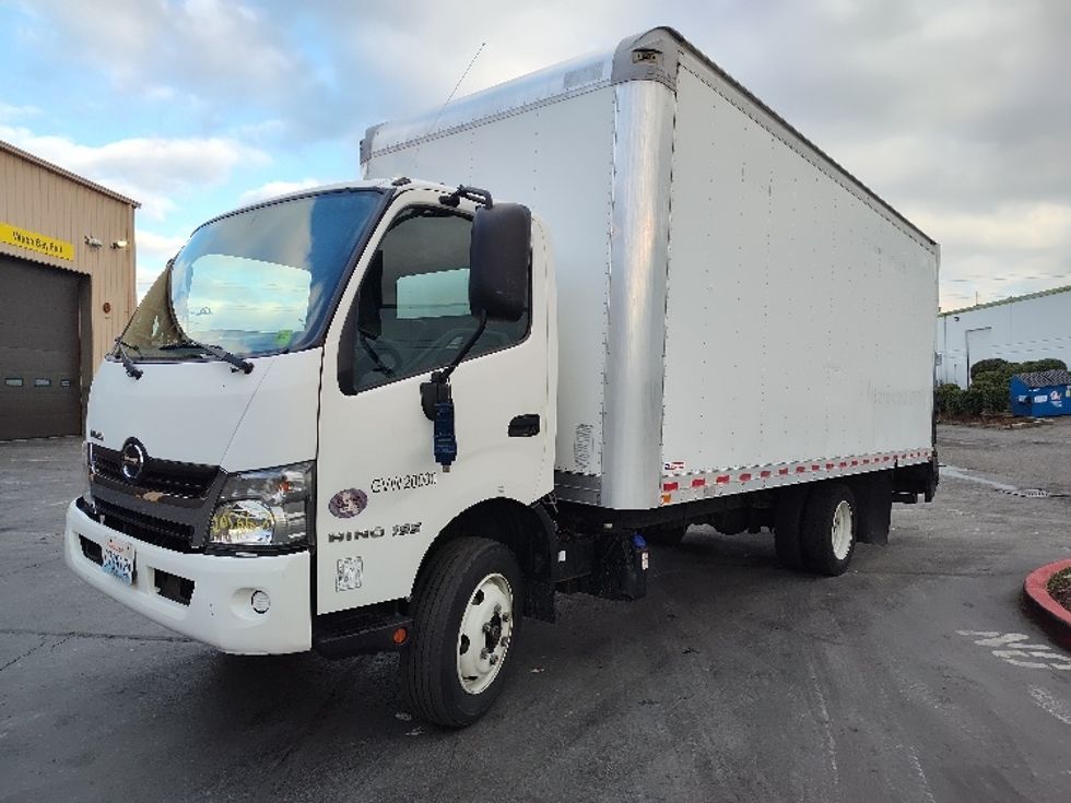 Medium Duty Box Truck-Light and Medium Duty Trucks-Hino-2019-195-Kent-WA-101,310\n\t\tmiles-$ 43,500 - Image 3
