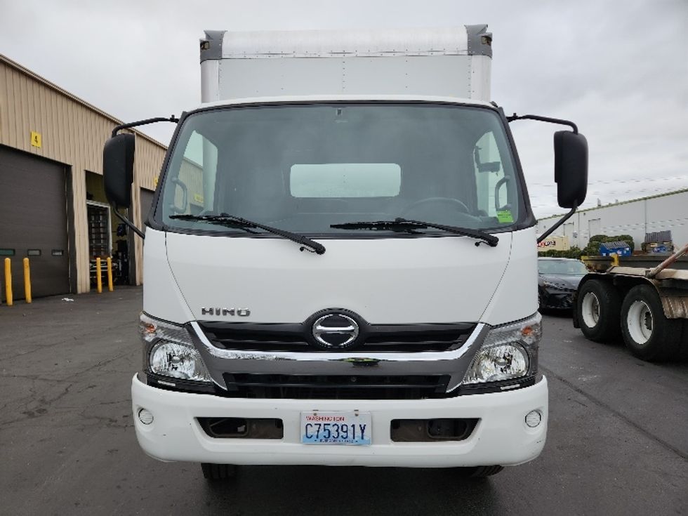 Medium Duty Box Truck-Light and Medium Duty Trucks-Hino-2019-195-Kent-WA-85,849\n\t\tmiles-$ 44,750 - Image 2