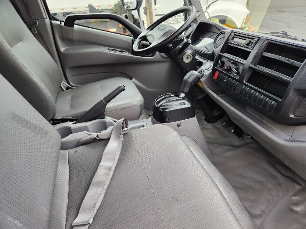 Medium Duty Box Truck-Light and Medium Duty Trucks-Hino-2019-195-Kent-WA-85,849\n\t\tmiles-$ 44,750 - Image 22