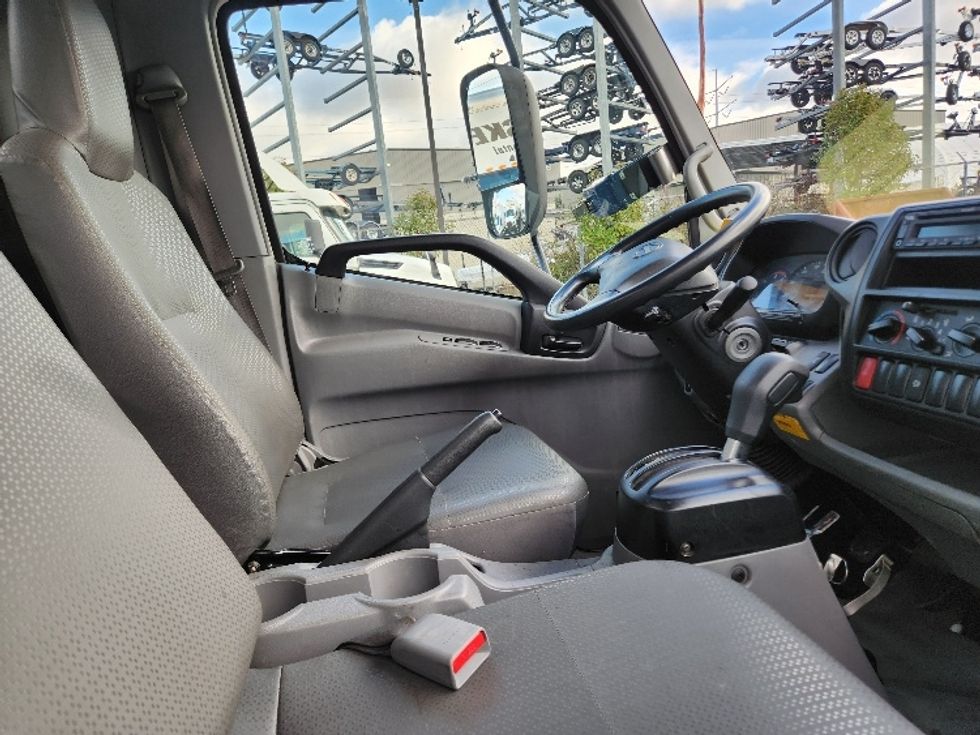 Medium Duty Box Truck-Light and Medium Duty Trucks-Hino-2019-195-Kent-WA-86,871\n\t\tmiles-$ 44,750 - Image 22