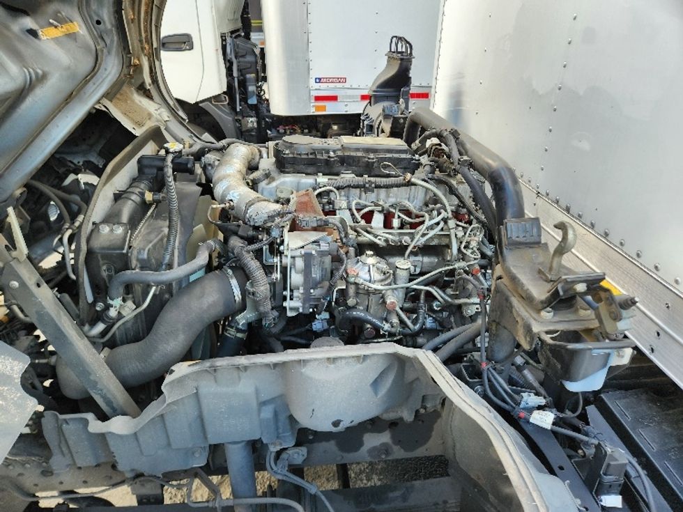 Medium Duty Box Truck-Light and Medium Duty Trucks-Hino-2019-195-Kent-WA-86,871\n\t\tmiles-$ 44,750 - Image 24