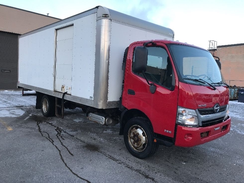 Medium Duty Box Truck-Light and Medium Duty Trucks-Hino-2019-195-Mississauga-ON-147,562\n\t\tkm-$ 58,250 - Image 1