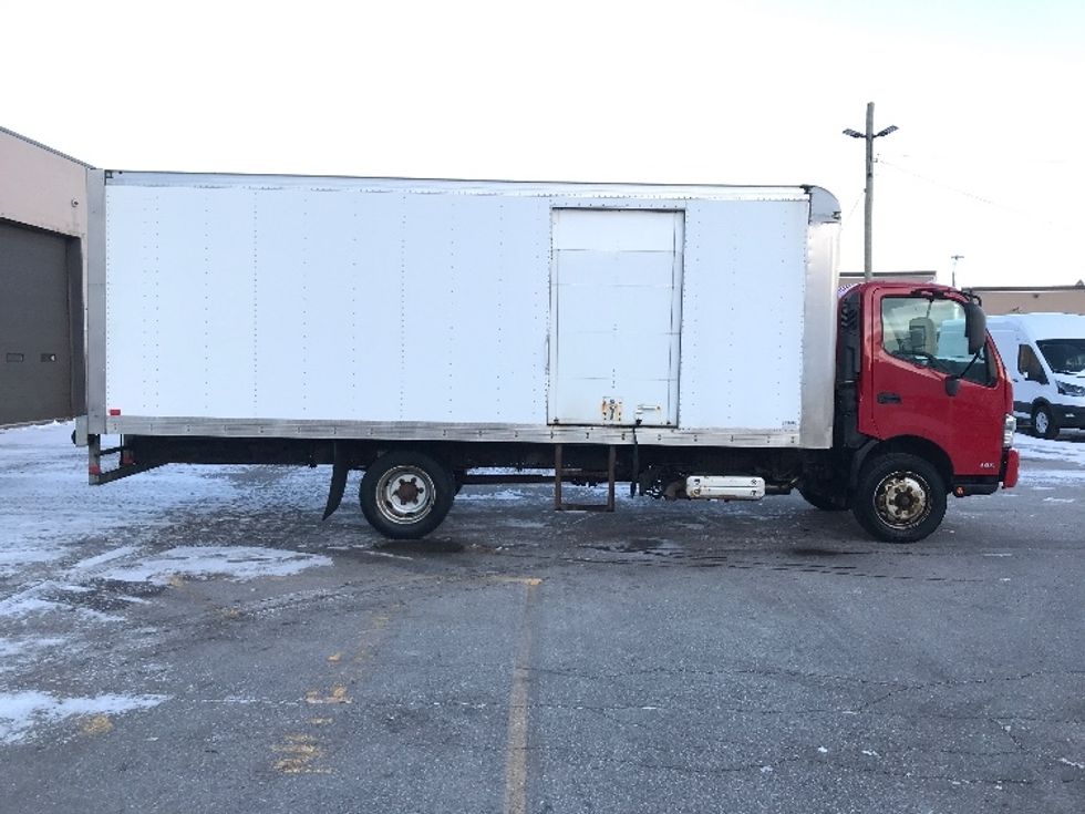 Medium Duty Box Truck-Light and Medium Duty Trucks-Hino-2019-195-Mississauga-ON-147,562\n\t\tkm-$ 58,250 - Image 15