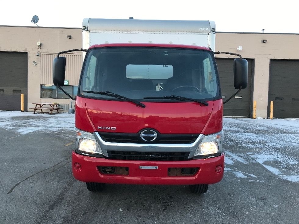 Medium Duty Box Truck-Light and Medium Duty Trucks-Hino-2019-195-Mississauga-ON-147,562\n\t\tkm-$ 58,250 - Image 2