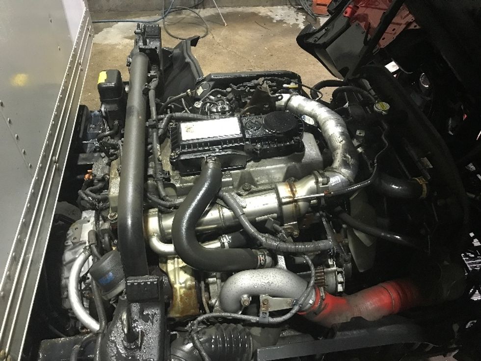 Medium Duty Box Truck-Light and Medium Duty Trucks-Hino-2019-195-Mississauga-ON-147,562\n\t\tkm-$ 58,250 - Image 23