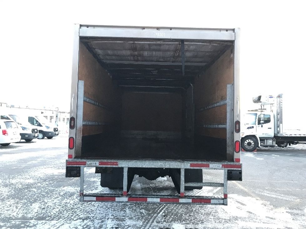 Medium Duty Box Truck-Light and Medium Duty Trucks-Hino-2019-195-Mississauga-ON-147,562\n\t\tkm-$ 58,250 - Image 8