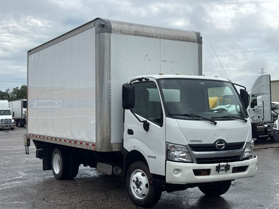 Medium Duty Box Truck-Light and Medium Duty Trucks-Hino-2019-195-Omaha-NE-96,682\n\t\tmiles-$ 38,000 - Image 1