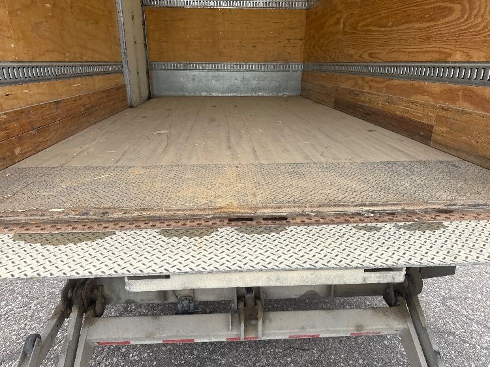 Medium Duty Box Truck-Light and Medium Duty Trucks-Hino-2019-195-Omaha-NE-96,682\n\t\tmiles-$ 38,000 - Image 10