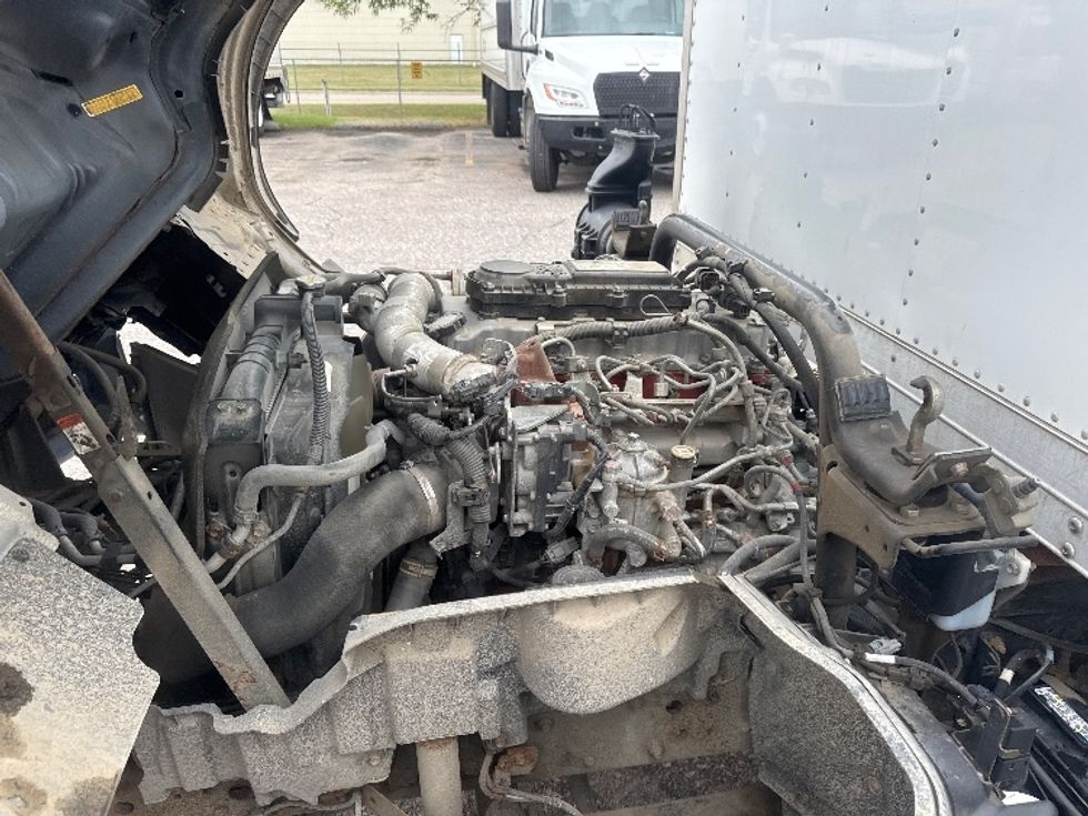 Medium Duty Box Truck-Light and Medium Duty Trucks-Hino-2019-195-Omaha-NE-96,682\n\t\tmiles-$ 38,000 - Image 24