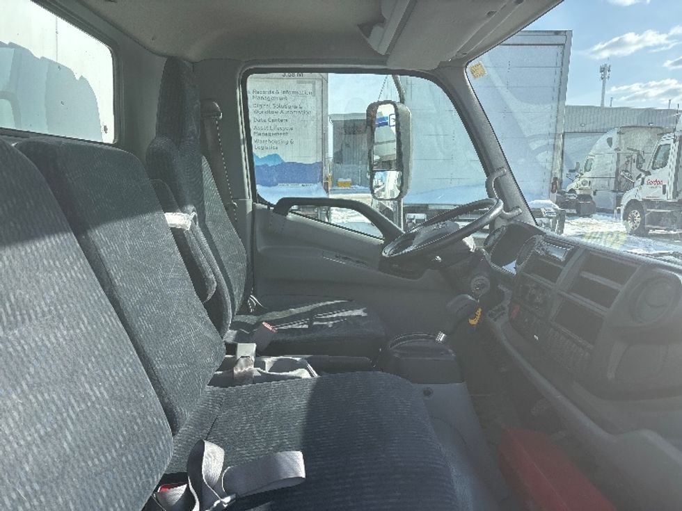 Medium Duty Box Truck-Light and Medium Duty Trucks-Hino-2019-195-Ottawa-ON-122,448\n\t\tkm-$ 62,750 - Image 22