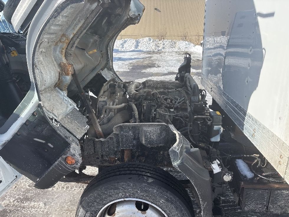 Medium Duty Box Truck-Light and Medium Duty Trucks-Hino-2019-195-Ottawa-ON-122,448\n\t\tkm-$ 62,750 - Image 23