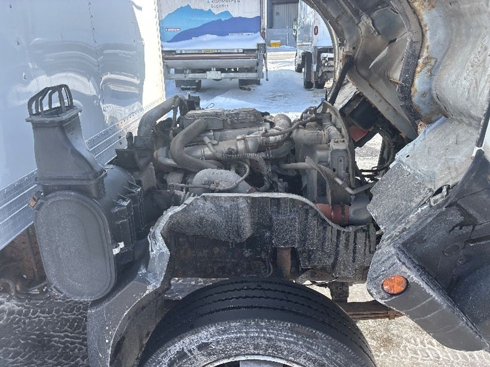 Medium Duty Box Truck-Light and Medium Duty Trucks-Hino-2019-195-Ottawa-ON-122,448\n\t\tkm-$ 62,750 - Image 24