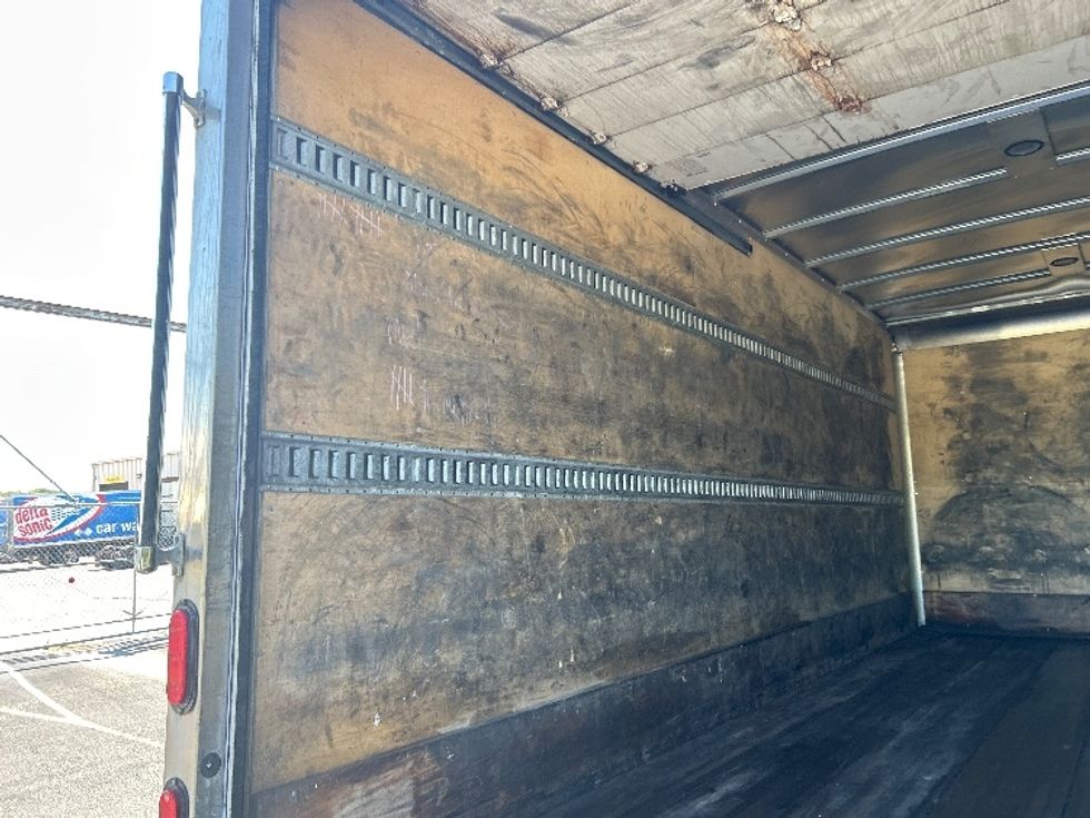 Medium Duty Box Truck-Light and Medium Duty Trucks-Hino-2019-195-Rochester-NY-147,820\n\t\tmiles-$ 33,500 - Image 11