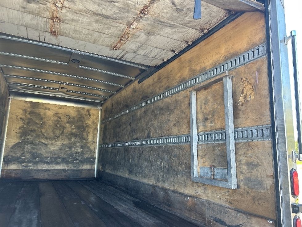 Medium Duty Box Truck-Light and Medium Duty Trucks-Hino-2019-195-Rochester-NY-147,820\n\t\tmiles-$ 33,500 - Image 12