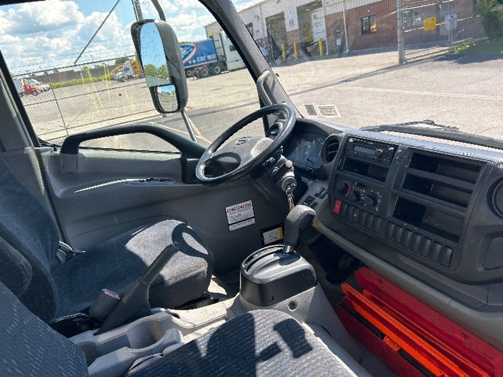 Medium Duty Box Truck-Light and Medium Duty Trucks-Hino-2019-195-Rochester-NY-147,820\n\t\tmiles-$ 33,500 - Image 22