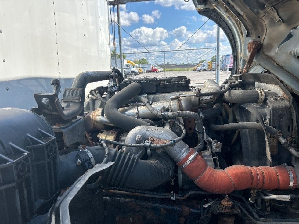 Medium Duty Box Truck-Light and Medium Duty Trucks-Hino-2019-195-Rochester-NY-147,820\n\t\tmiles-$ 33,500 - Image 23