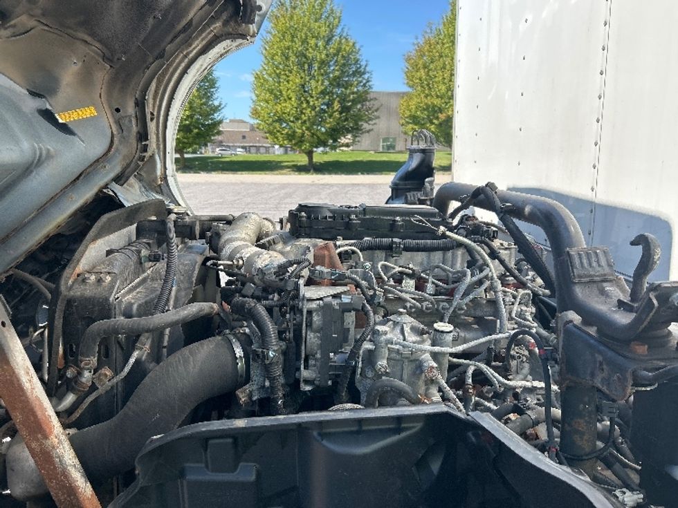 Medium Duty Box Truck-Light and Medium Duty Trucks-Hino-2019-195-Rochester-NY-147,820\n\t\tmiles-$ 33,500 - Image 24