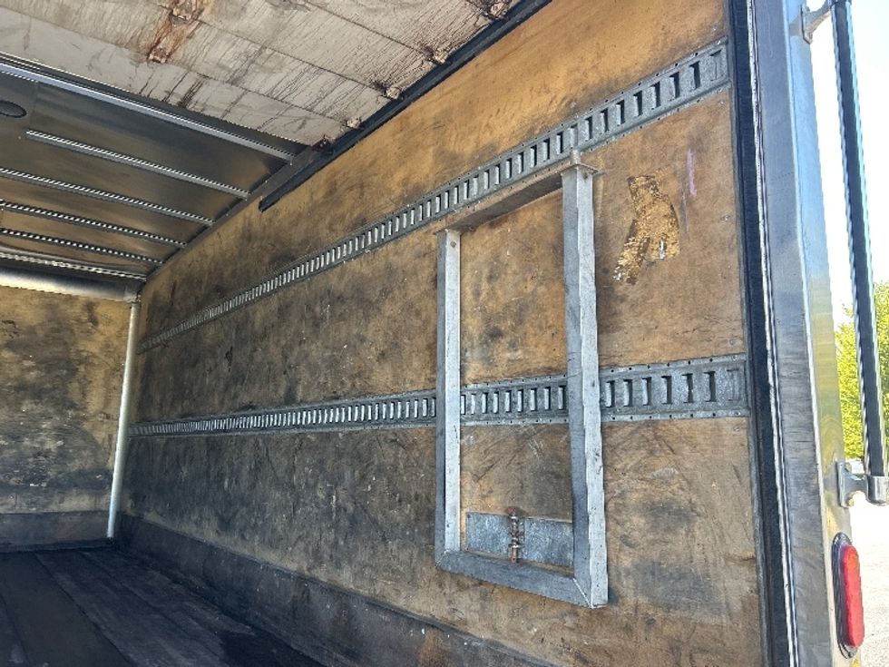 Medium Duty Box Truck-Light and Medium Duty Trucks-Hino-2019-195-Rochester-NY-147,820\n\t\tmiles-$ 33,500 - Image 25