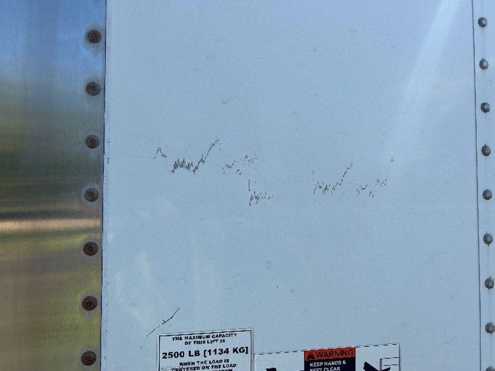 Medium Duty Box Truck-Light and Medium Duty Trucks-Hino-2019-195-Rochester-NY-147,820\n\t\tmiles-$ 33,500 - Image 28