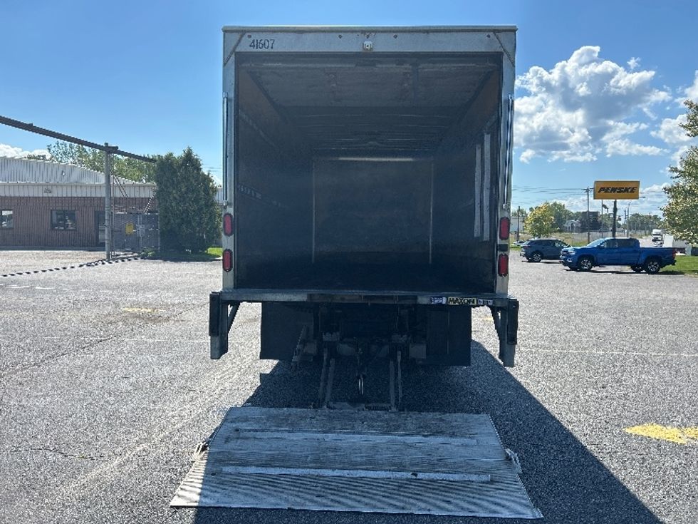 Medium Duty Box Truck-Light and Medium Duty Trucks-Hino-2019-195-Rochester-NY-147,820\n\t\tmiles-$ 33,500 - Image 9