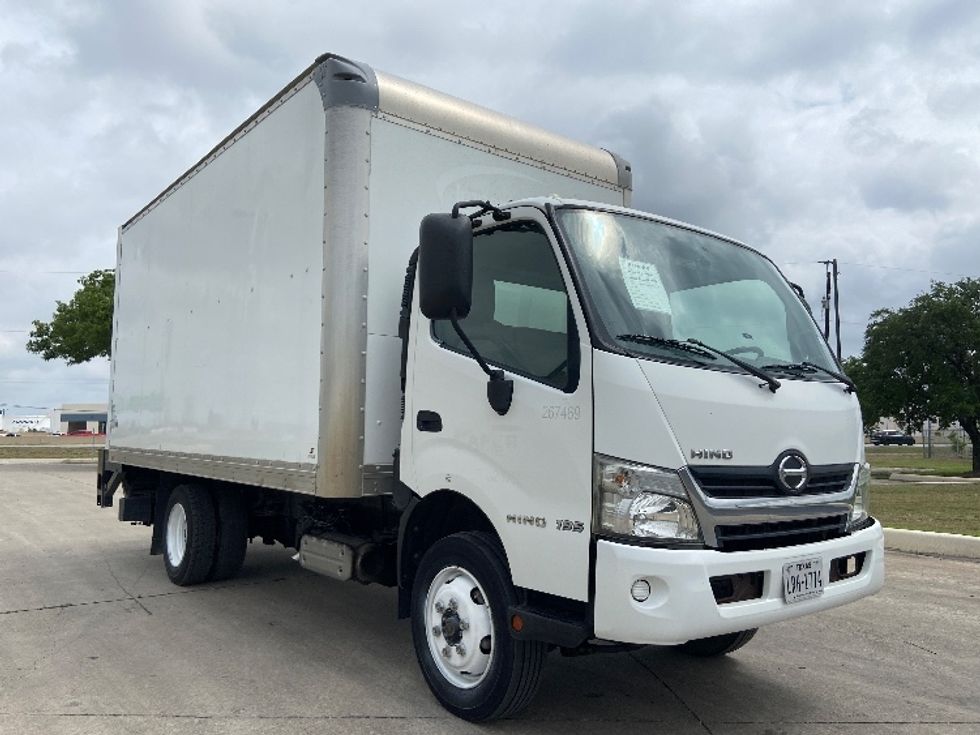 Medium Duty Box Truck-Light and Medium Duty Trucks-Hino-2019-195-San Antonio-TX-149,000\n\t\tmiles-$ 41,750 - Image 1