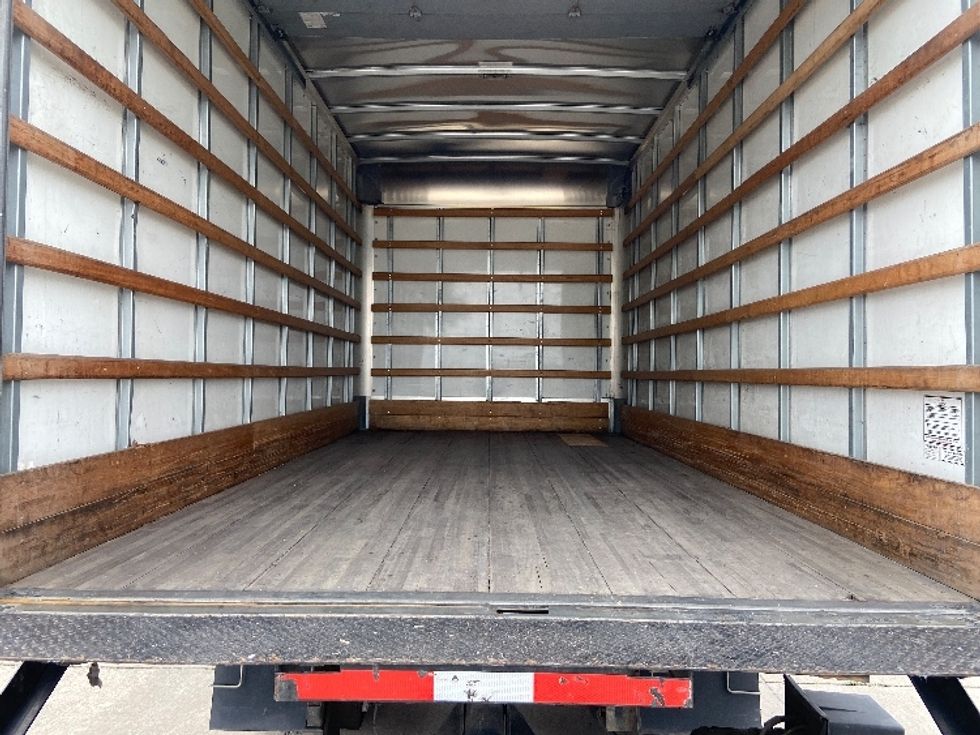 Medium Duty Box Truck-Light and Medium Duty Trucks-Hino-2019-195-San Antonio-TX-149,000\n\t\tmiles-$ 41,750 - Image 10