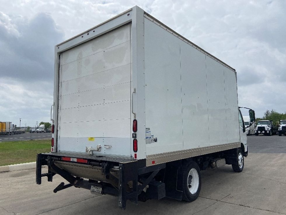 Medium Duty Box Truck-Light and Medium Duty Trucks-Hino-2019-195-San Antonio-TX-149,000\n\t\tmiles-$ 41,750 - Image 13