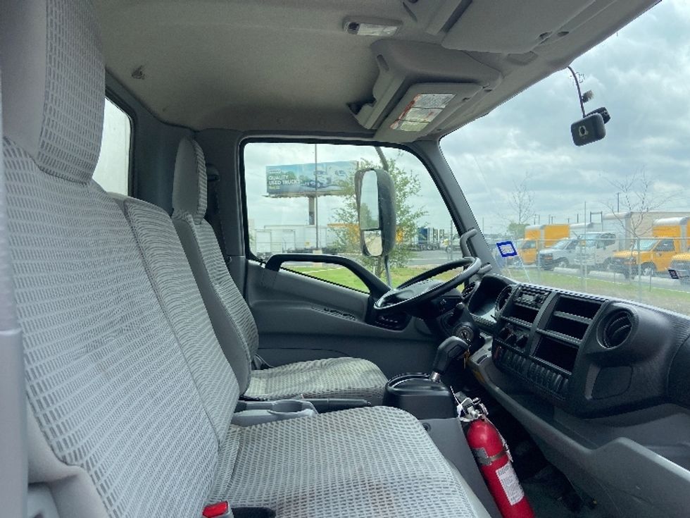 Medium Duty Box Truck-Light and Medium Duty Trucks-Hino-2019-195-San Antonio-TX-149,000\n\t\tmiles-$ 41,750 - Image 22