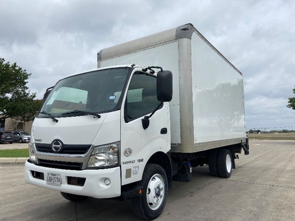 Medium Duty Box Truck-Light and Medium Duty Trucks-Hino-2019-195-San Antonio-TX-149,000\n\t\tmiles-$ 41,750 - Image 3