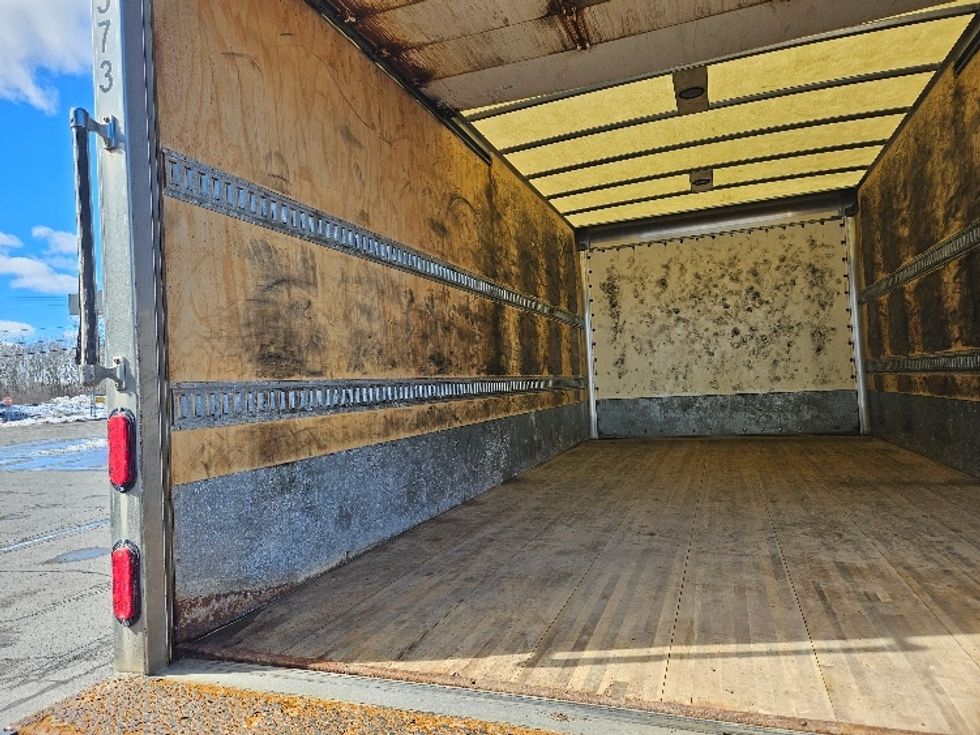 Medium Duty Box Truck-Light and Medium Duty Trucks-Hino-2019-195-Watertown-NY-215,436\n\t\tmiles-$ 21,000 - Image 11