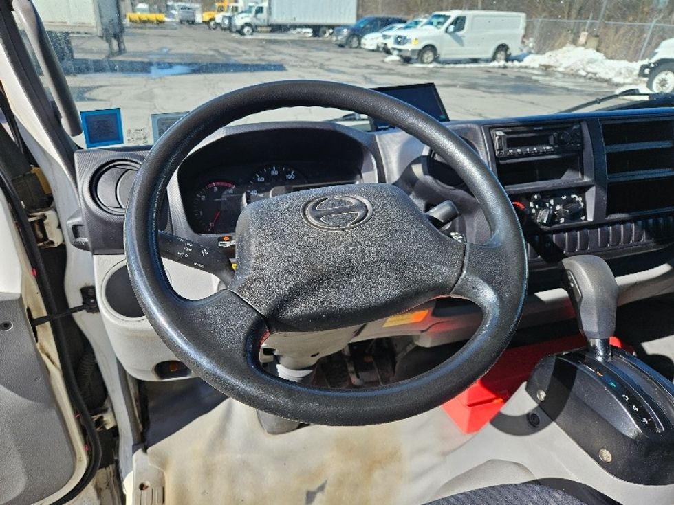 Medium Duty Box Truck-Light and Medium Duty Trucks-Hino-2019-195-Watertown-NY-215,436\n\t\tmiles-$ 21,000 - Image 17