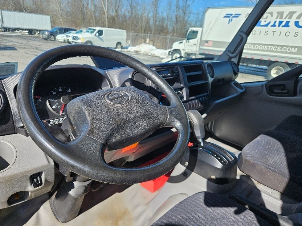 Medium Duty Box Truck-Light and Medium Duty Trucks-Hino-2019-195-Watertown-NY-215,436\n\t\tmiles-$ 21,000 - Image 18