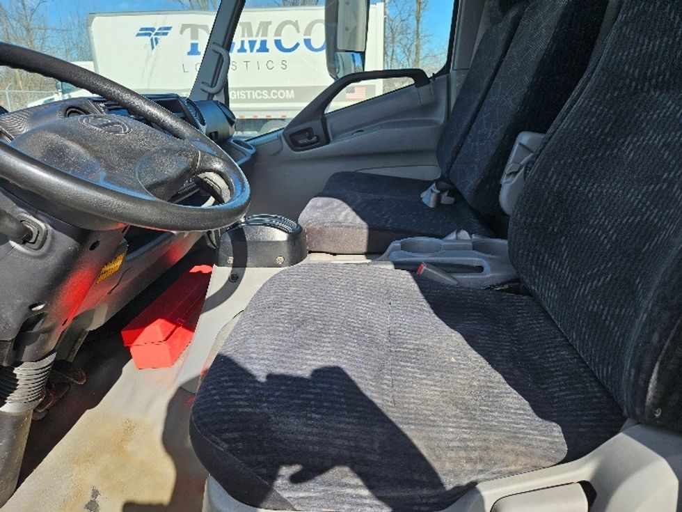 Medium Duty Box Truck-Light and Medium Duty Trucks-Hino-2019-195-Watertown-NY-215,436\n\t\tmiles-$ 21,000 - Image 19