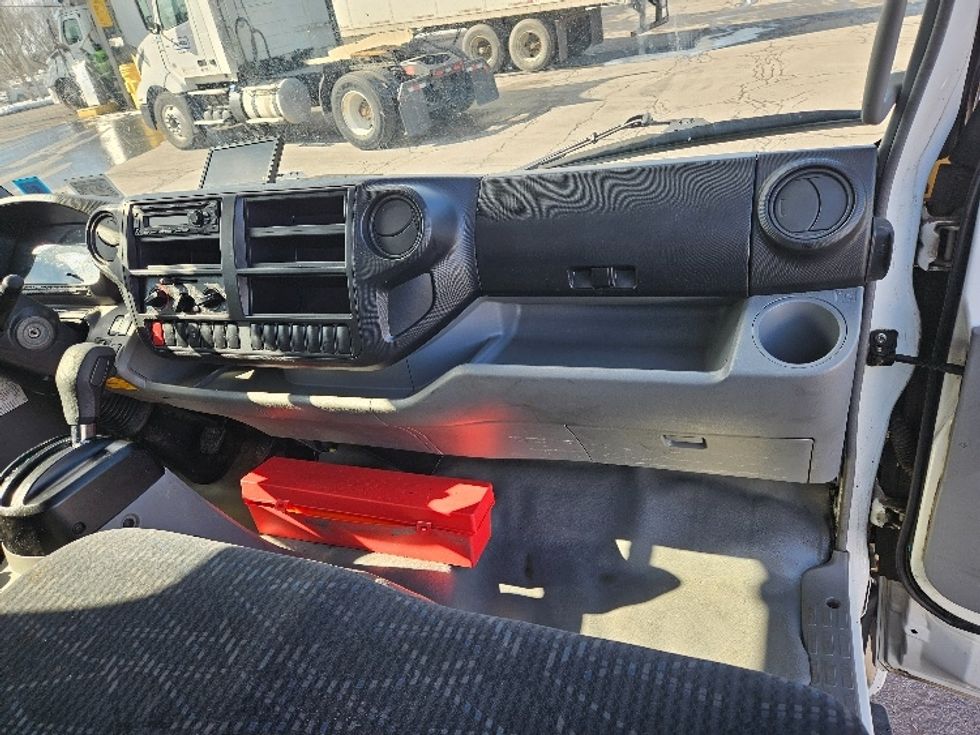 Medium Duty Box Truck-Light and Medium Duty Trucks-Hino-2019-195-Watertown-NY-215,436\n\t\tmiles-$ 21,000 - Image 21