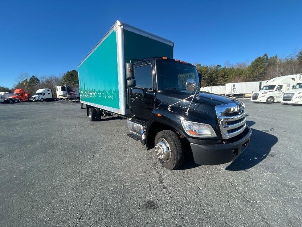 Medium Duty Box Truck-Light and Medium Duty Trucks-Hino-2019-258LP-Greensboro-NC-124,846\n\t\tmiles-$ 44,750 - Image 1