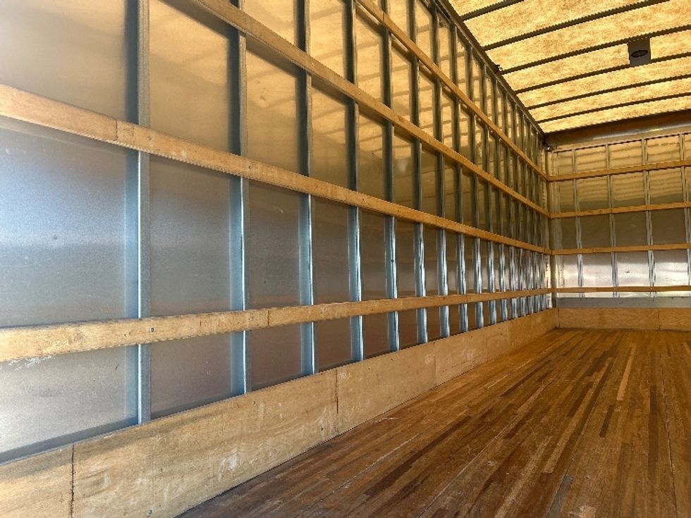 Medium Duty Box Truck-Light and Medium Duty Trucks-Hino-2019-258LP-Greensboro-NC-124,846\n\t\tmiles-$ 44,750 - Image 11