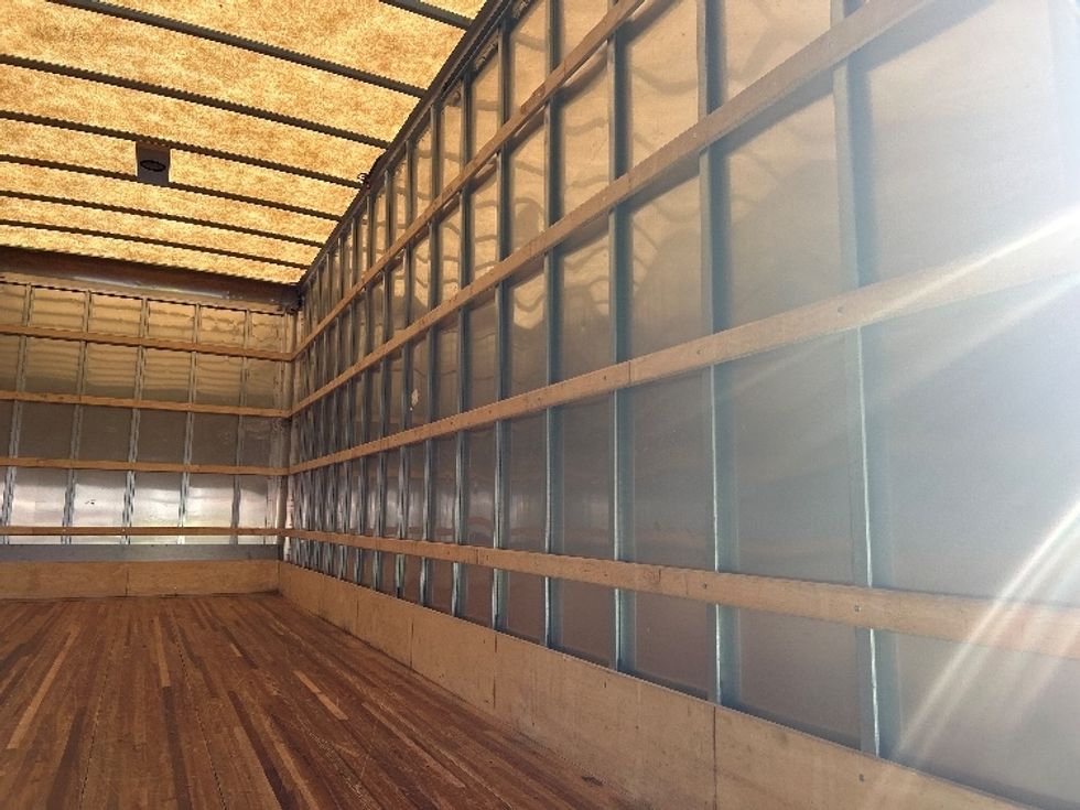 Medium Duty Box Truck-Light and Medium Duty Trucks-Hino-2019-258LP-Greensboro-NC-124,846\n\t\tmiles-$ 44,750 - Image 12