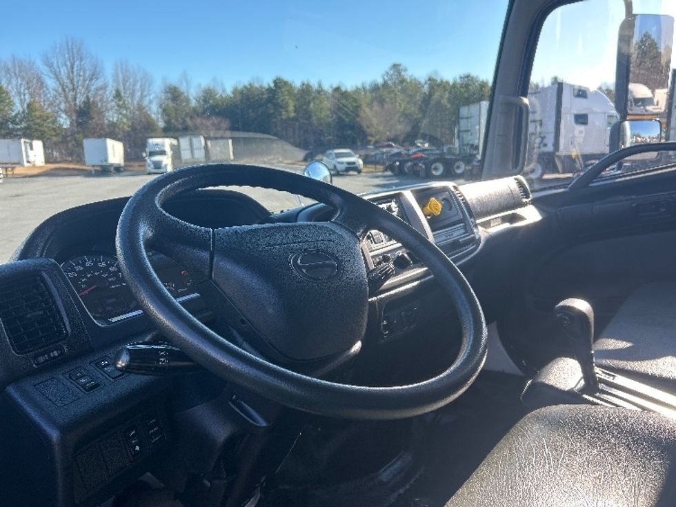 Medium Duty Box Truck-Light and Medium Duty Trucks-Hino-2019-258LP-Greensboro-NC-124,846\n\t\tmiles-$ 44,750 - Image 17