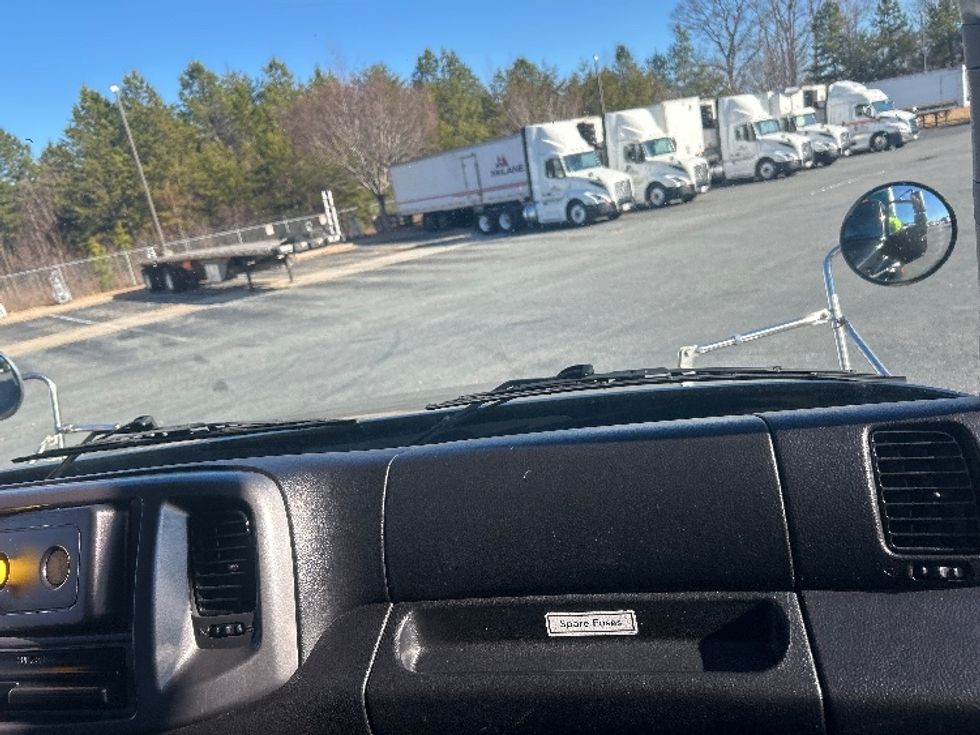 Medium Duty Box Truck-Light and Medium Duty Trucks-Hino-2019-258LP-Greensboro-NC-124,846\n\t\tmiles-$ 44,750 - Image 21