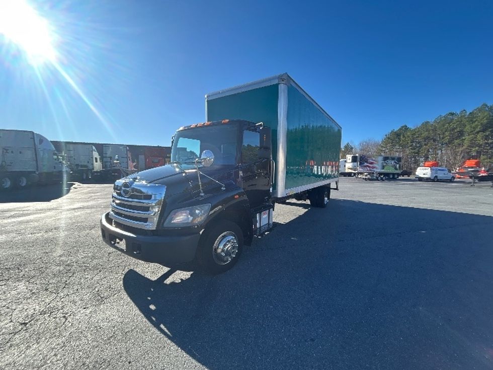 Medium Duty Box Truck-Light and Medium Duty Trucks-Hino-2019-258LP-Greensboro-NC-124,846\n\t\tmiles-$ 44,750 - Image 3