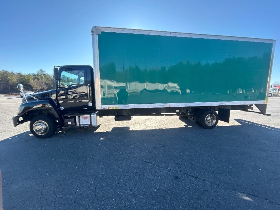 Medium Duty Box Truck-Light and Medium Duty Trucks-Hino-2019-258LP-Greensboro-NC-124,846\n\t\tmiles-$ 44,750 - Image 4