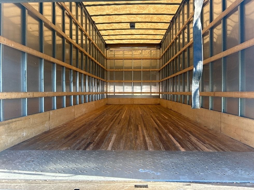 Medium Duty Box Truck-Light and Medium Duty Trucks-Hino-2019-258LP-Greensboro-NC-124,846\n\t\tmiles-$ 44,750 - Image 8