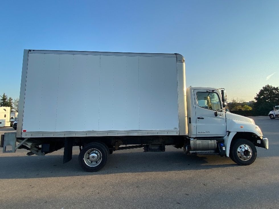 Medium Duty Box Truck-Light and Medium Duty Trucks-Hino-2019-258LP-Mississauga-ON-190,328\n\t\tkm-$ 63,500 - Image 15