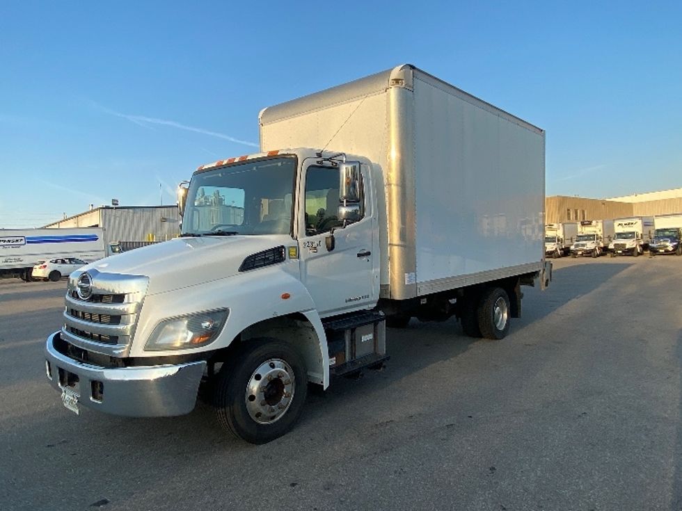 Medium Duty Box Truck-Light and Medium Duty Trucks-Hino-2019-258LP-Mississauga-ON-190,328\n\t\tkm-$ 63,500 - Image 3
