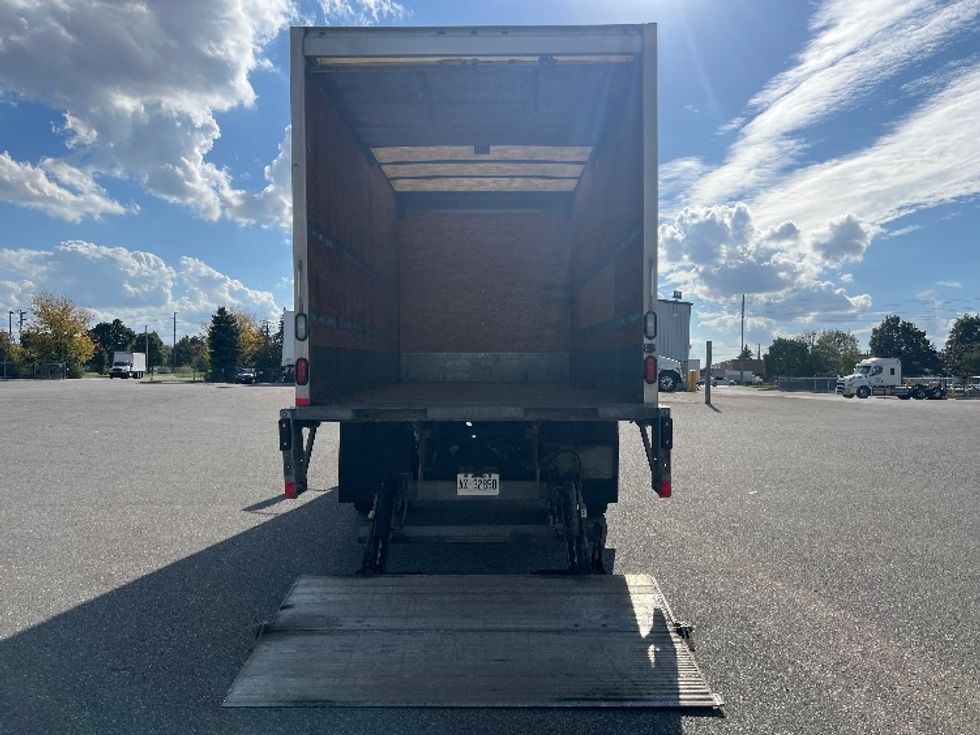 Medium Duty Box Truck-Light and Medium Duty Trucks-Hino-2019-258LP-Mississauga-ON-190,328\n\t\tkm-$ 63,500 - Image 9