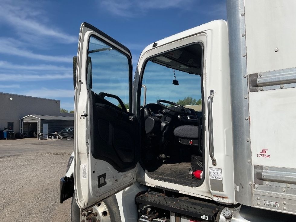 Medium Duty Box Truck-Light and Medium Duty Trucks-Hino-2019-268-Akron-OH-157,657\n\t\tmiles-$ 54,000 - Image 16