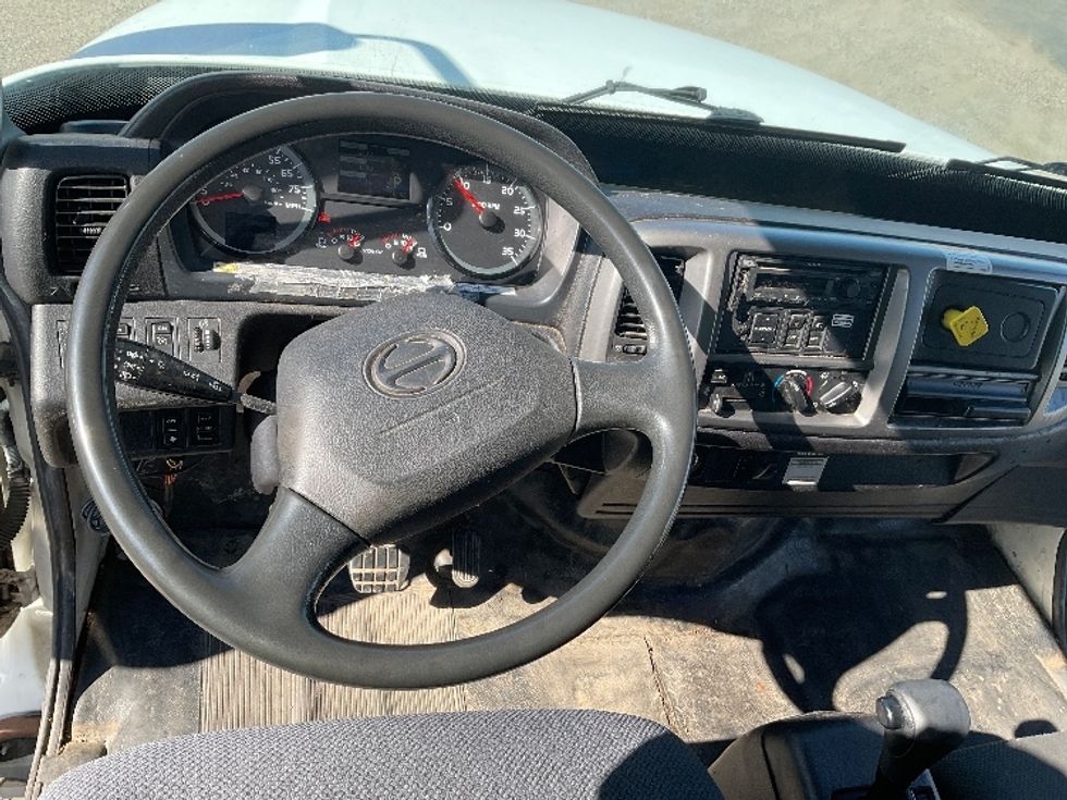 Medium Duty Box Truck-Light and Medium Duty Trucks-Hino-2019-268-Akron-OH-157,657\n\t\tmiles-$ 54,000 - Image 18