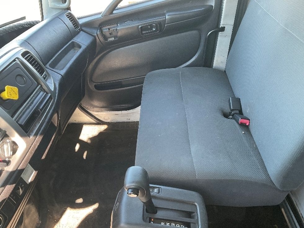 Medium Duty Box Truck-Light and Medium Duty Trucks-Hino-2019-268-Akron-OH-157,657\n\t\tmiles-$ 54,000 - Image 19