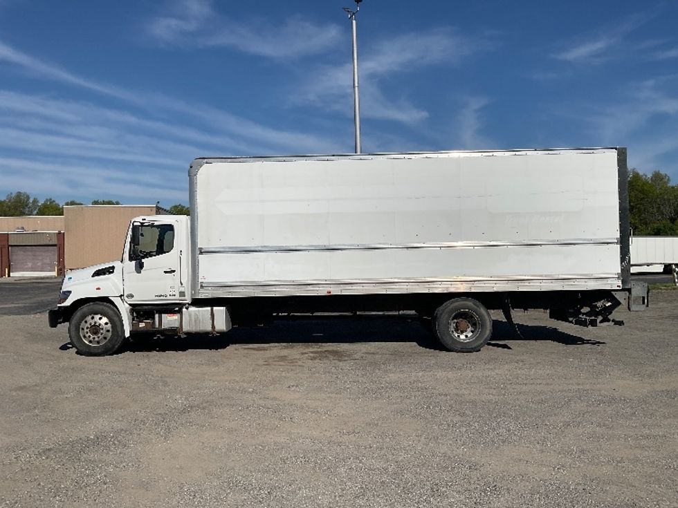 Medium Duty Box Truck-Light and Medium Duty Trucks-Hino-2019-268-Akron-OH-157,657\n\t\tmiles-$ 54,000 - Image 4